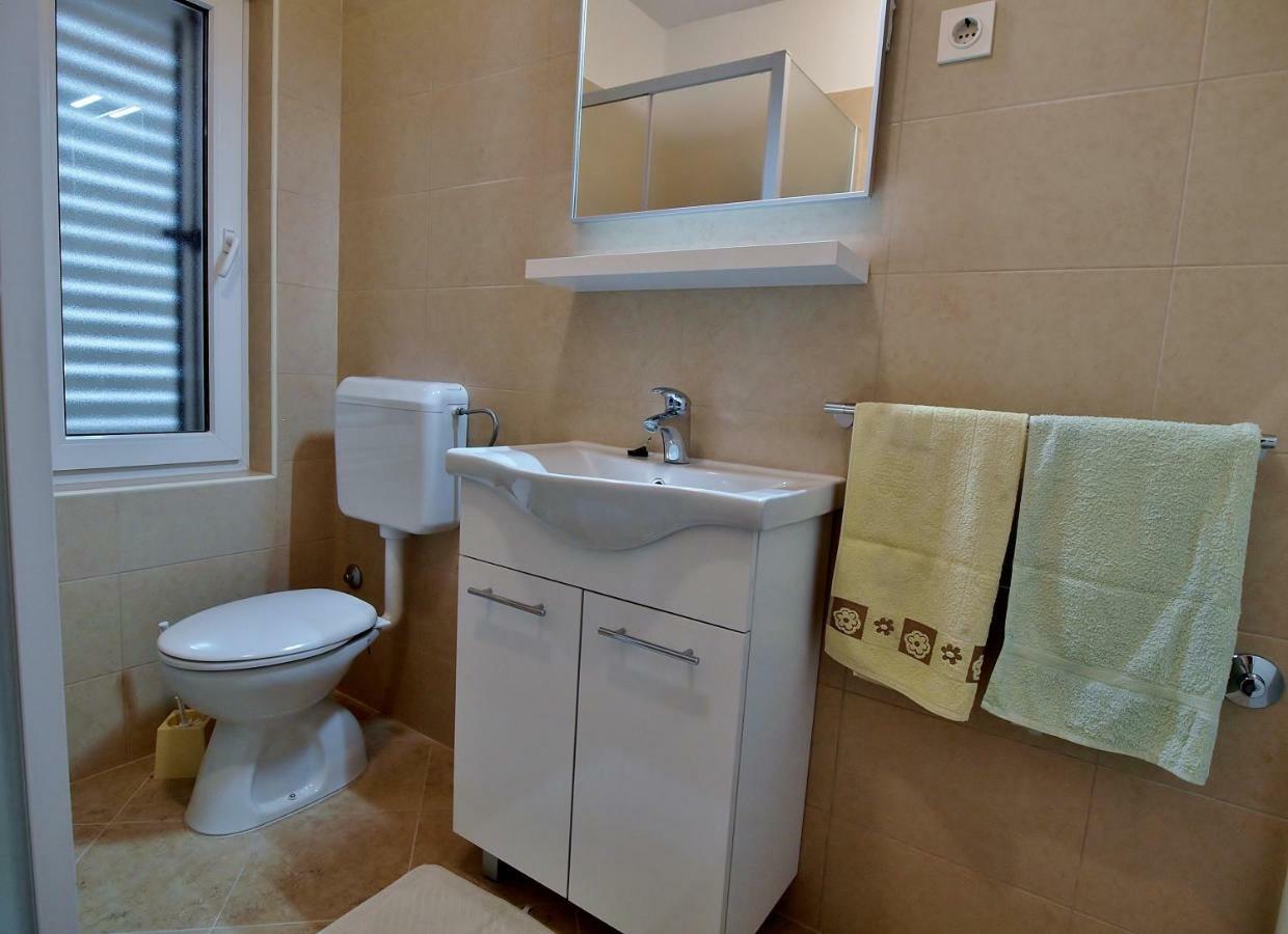 Apartments Ljubica Barbat na Rabu Dış mekan fotoğraf
