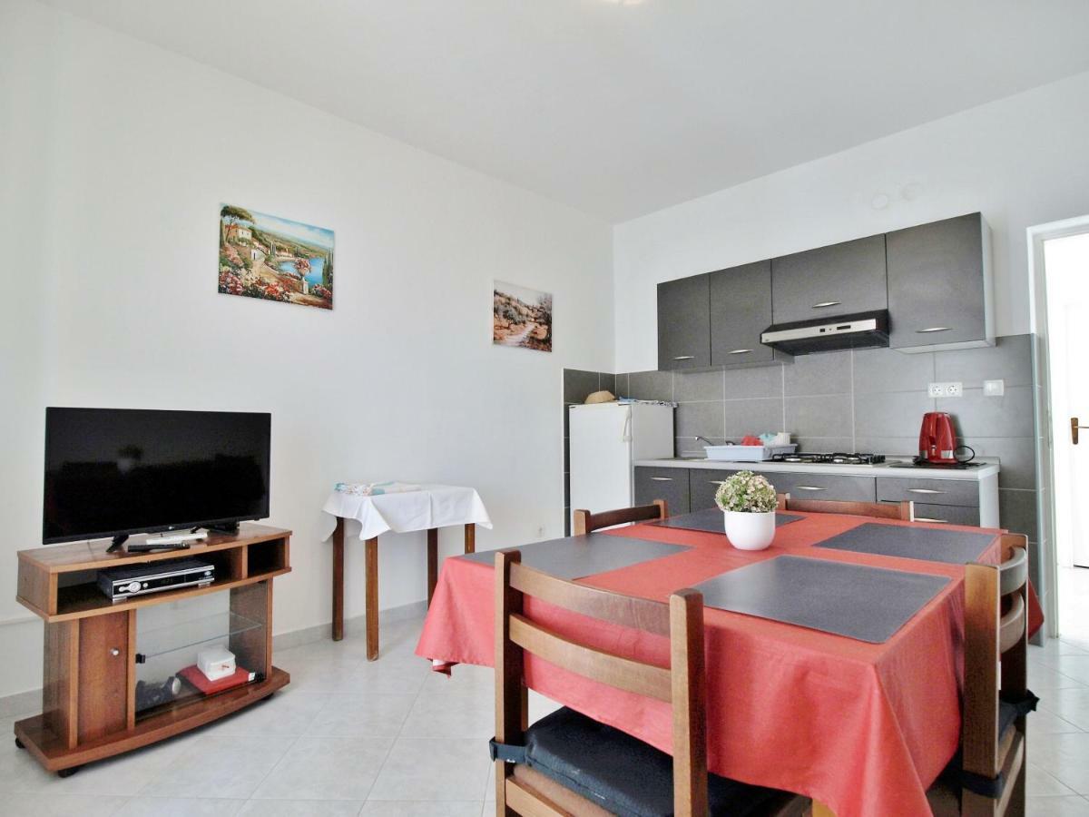 Apartments Ljubica Barbat na Rabu Dış mekan fotoğraf