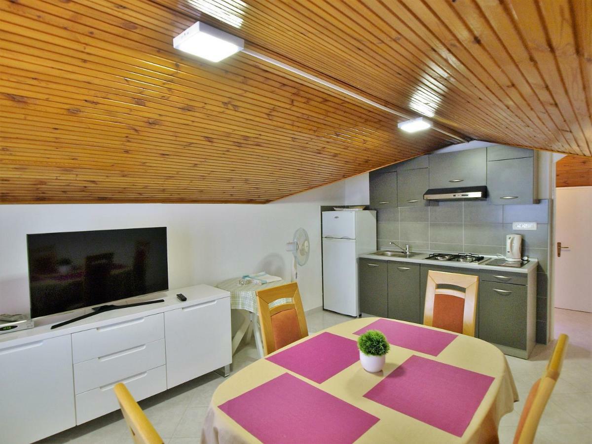 Apartments Ljubica Barbat na Rabu Dış mekan fotoğraf