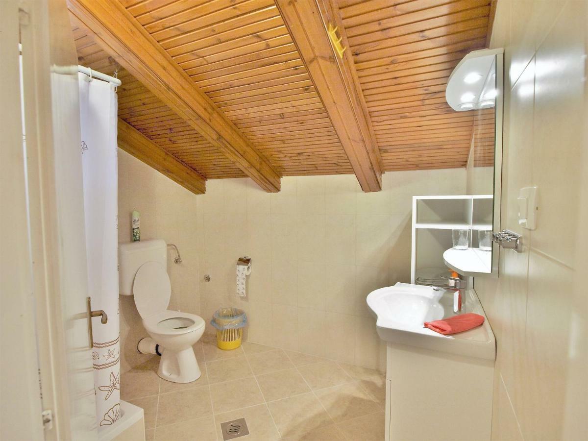 Apartments Ljubica Barbat na Rabu Dış mekan fotoğraf