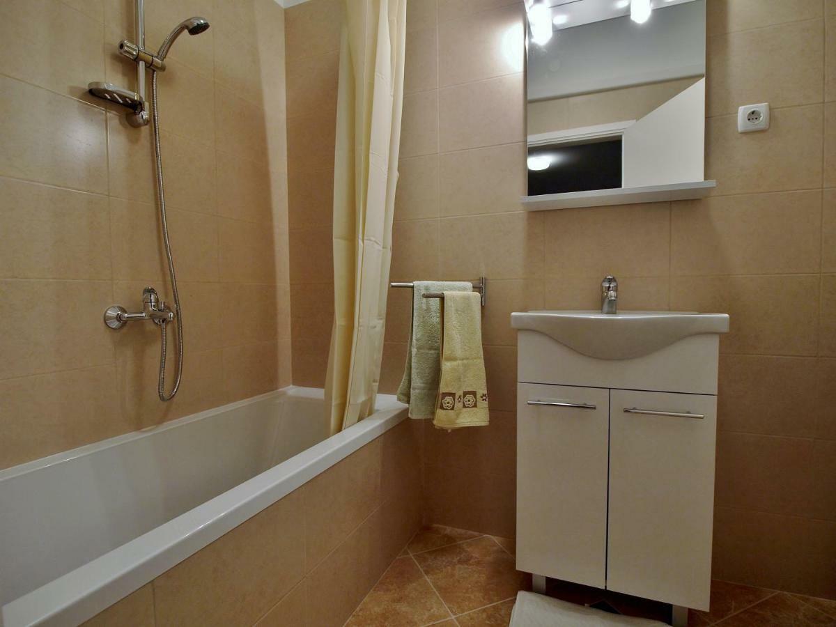 Apartments Ljubica Barbat na Rabu Dış mekan fotoğraf